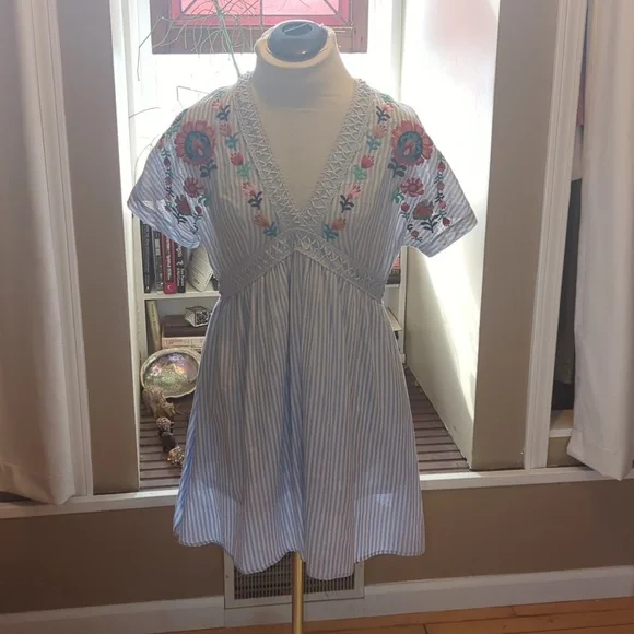 princess polly baby blue dress Altar'd State Women's Dress Size Extra Small Blue White Floral Embroidered main image 0